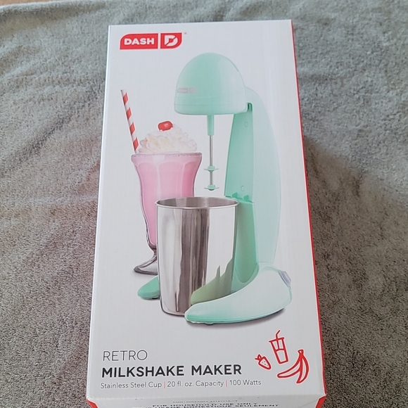 Dash Retro Milkshake Maker!!! - Picture 2 of 11
